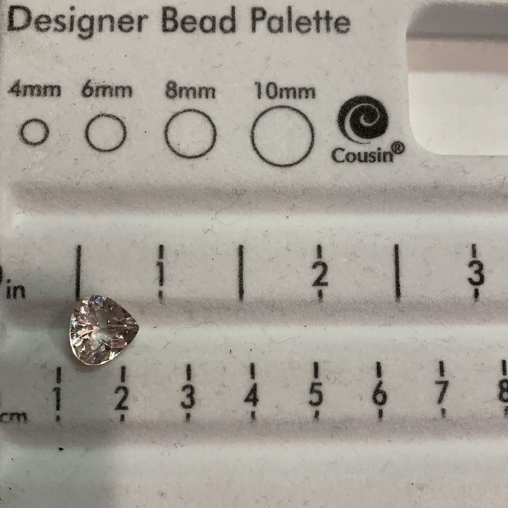 4.35 Carats Imperial Natural Topaz Cut Stone from Skardu Pakistan - Picture 10 of 16